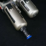 Vista lateral del regulador filtro aire AC3010-03D para sistemas neumáticos