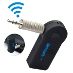 Adaptador Bluetooth para coche conectado a sistema de audio con entrada jack 3.5