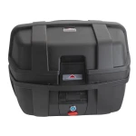 Vista lateral del baúl portacascos universal para motos 39L YM-0839