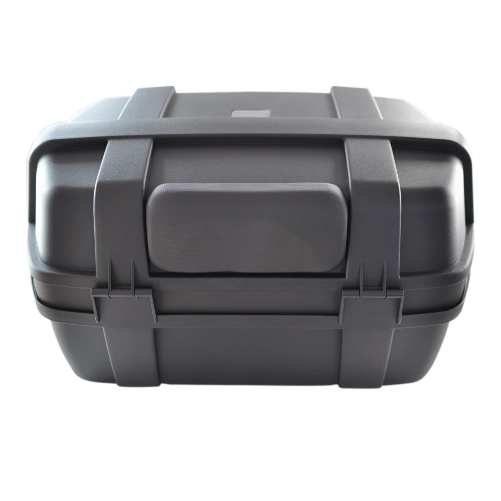 Baul portacascos para moto 47L YM-0885 instalado en scooter