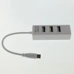 Hub USB OTG Micro USB Android 4 Puertos blanco mostrando sus conectores USB