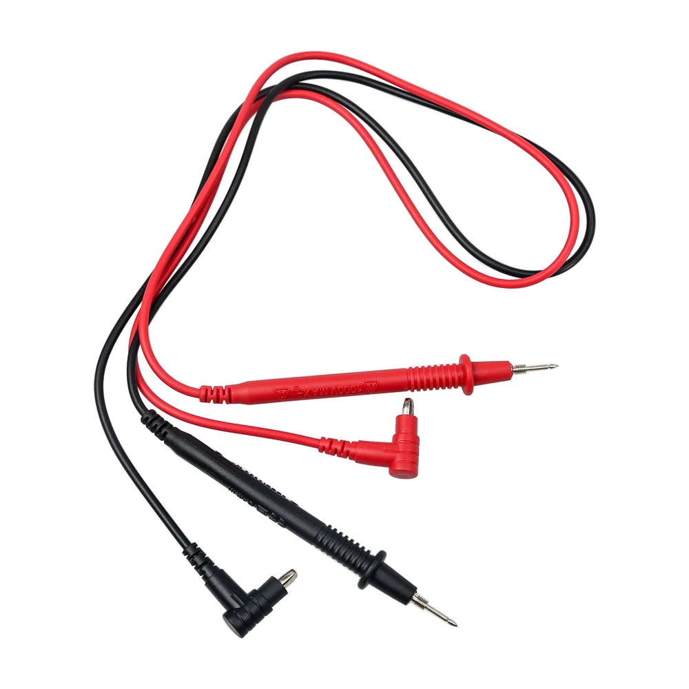 Detalle de pantalla retroiluminada del multímetro OBDEMOTO 2900A