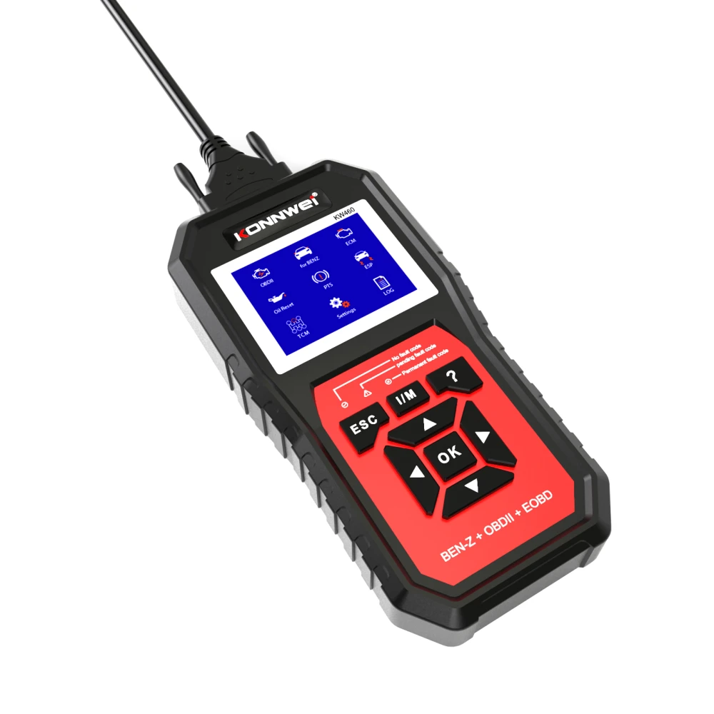 Escáner Konnwei KW460 conectado al puerto OBD2 de un Mercedes Benz