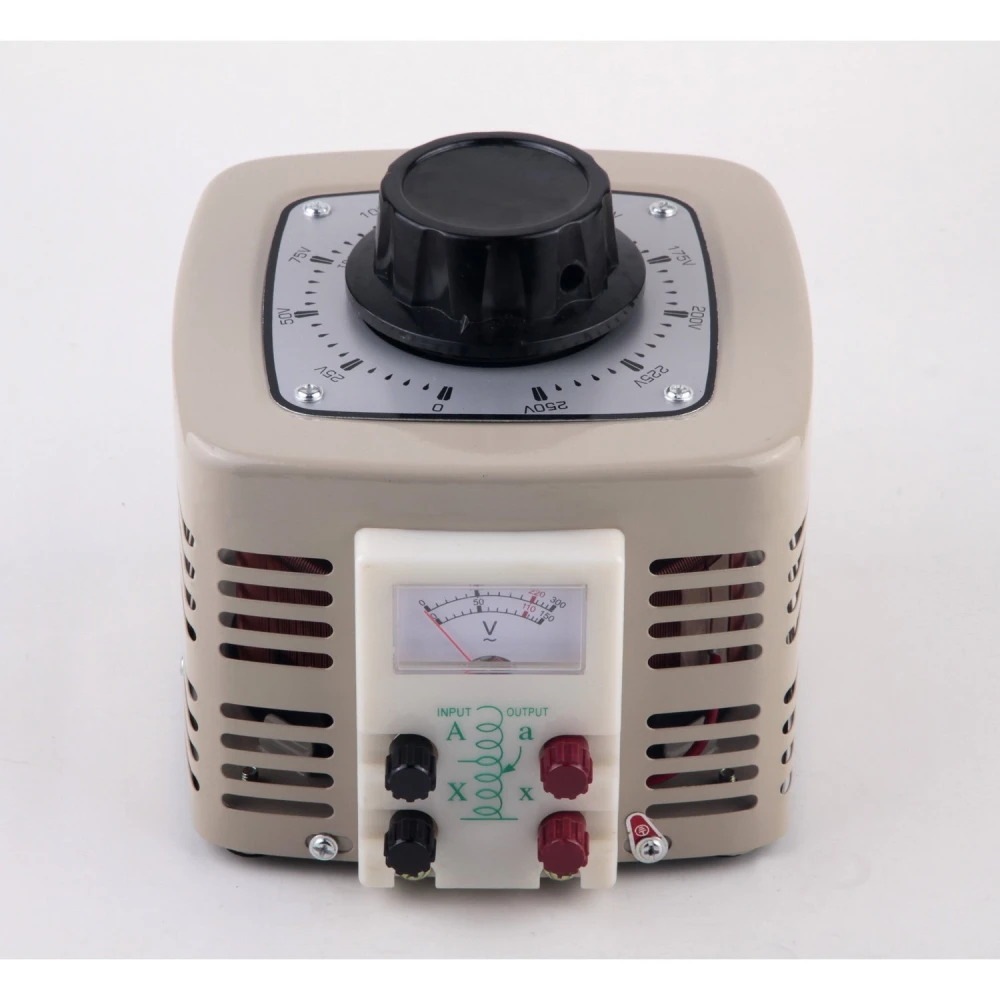 Variac transformador de salida variable 0-250V 2A TDGC2-0.5KVA en uso en laboratorio