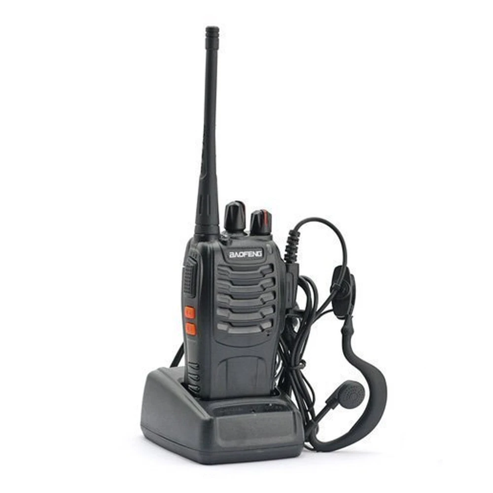Vista frontal del walkie talkie Baofeng BF-888S con auricular incluido