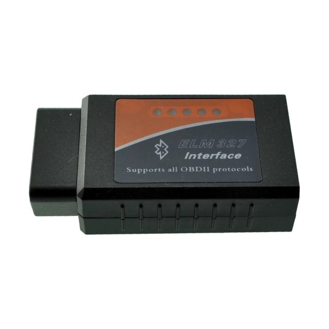 Črn adapter ELM327 Bluetooth v1.5 z oranžno nalepko in 16-polnim priključkom OBD2